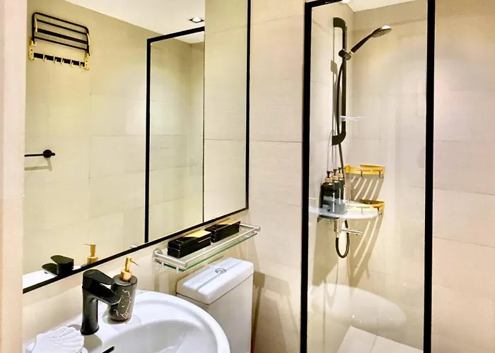 Дом отдыха Azure Urban 1br-2br St Tropez