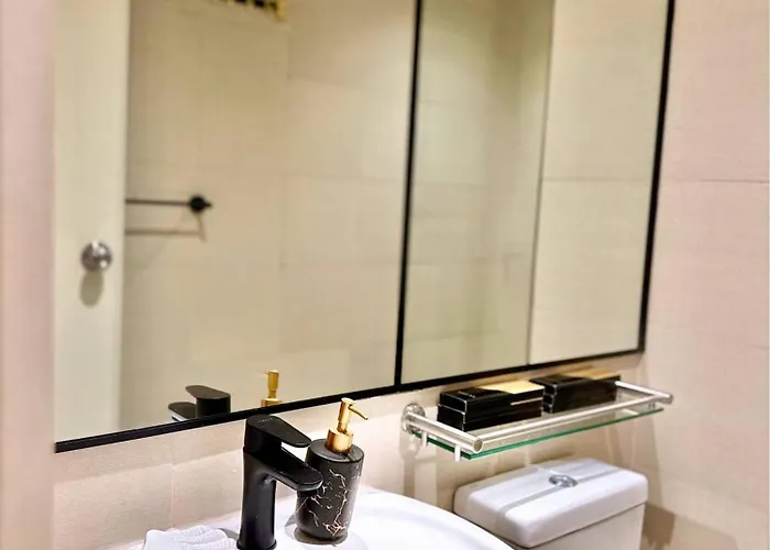 Azure Urban 1br-2br St Tropez